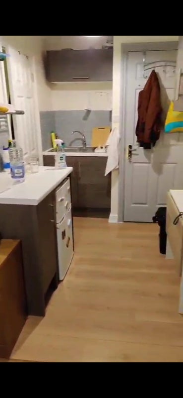Flat Wolfe Crescent in Greater London