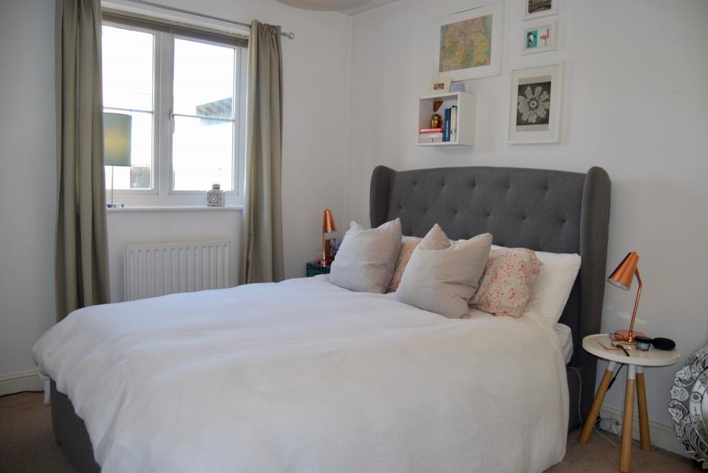 Flat Kelly Avenue in Greater London