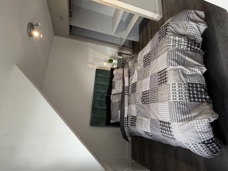 Room Limpsfield Road in Greater London