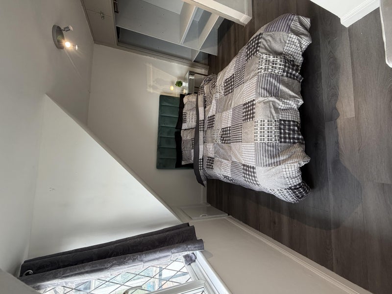 Room Limpsfield Road in Greater London