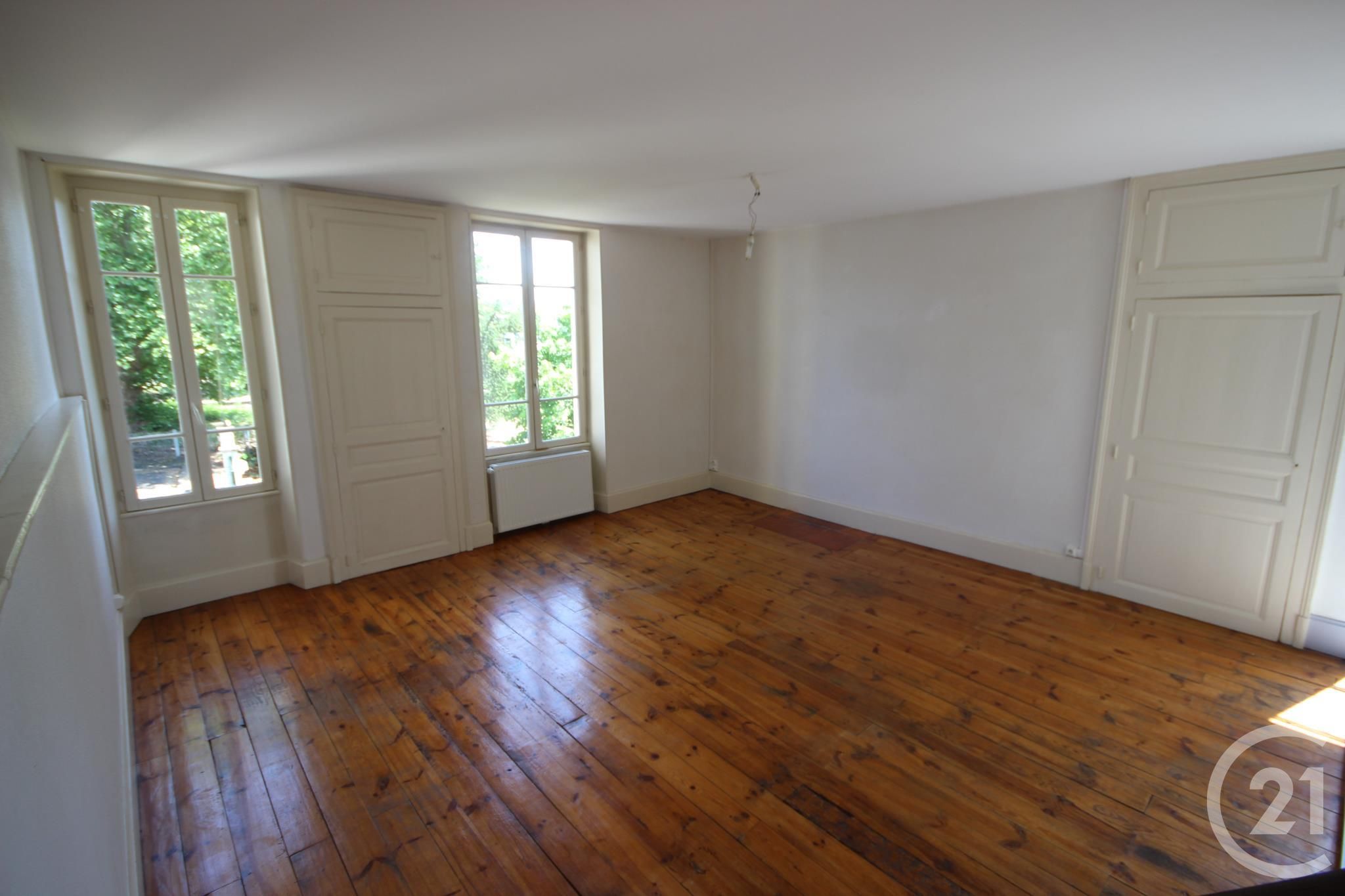 Flat Rue de la Gare in Puy-Guillaume