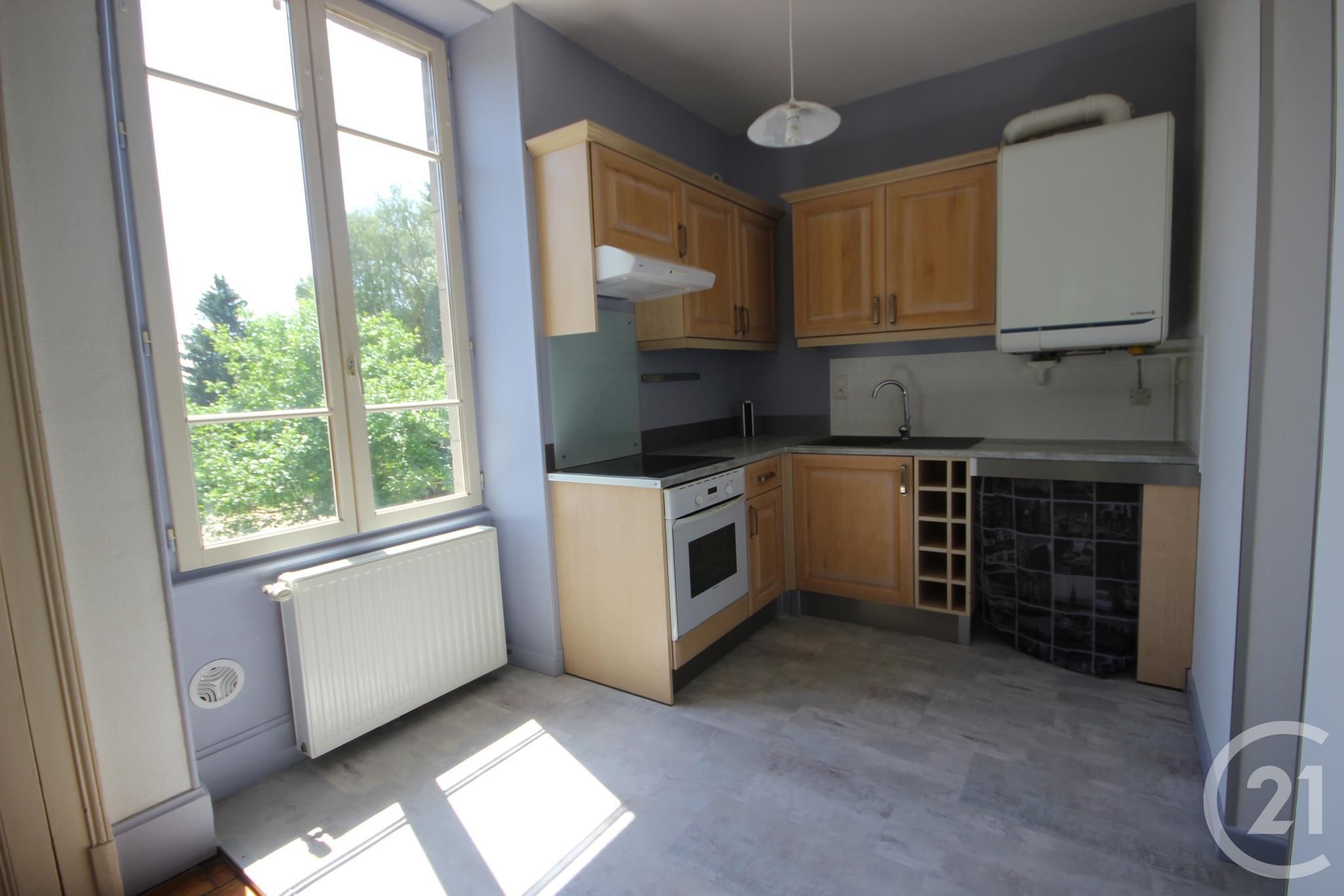 Flat Rue de la Gare in Puy-Guillaume