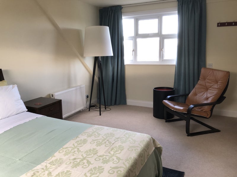 Room Cantley Road in Greater London