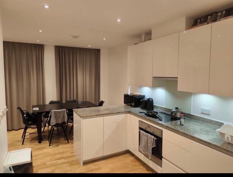 Room Penny Brookes Street in Greater London
