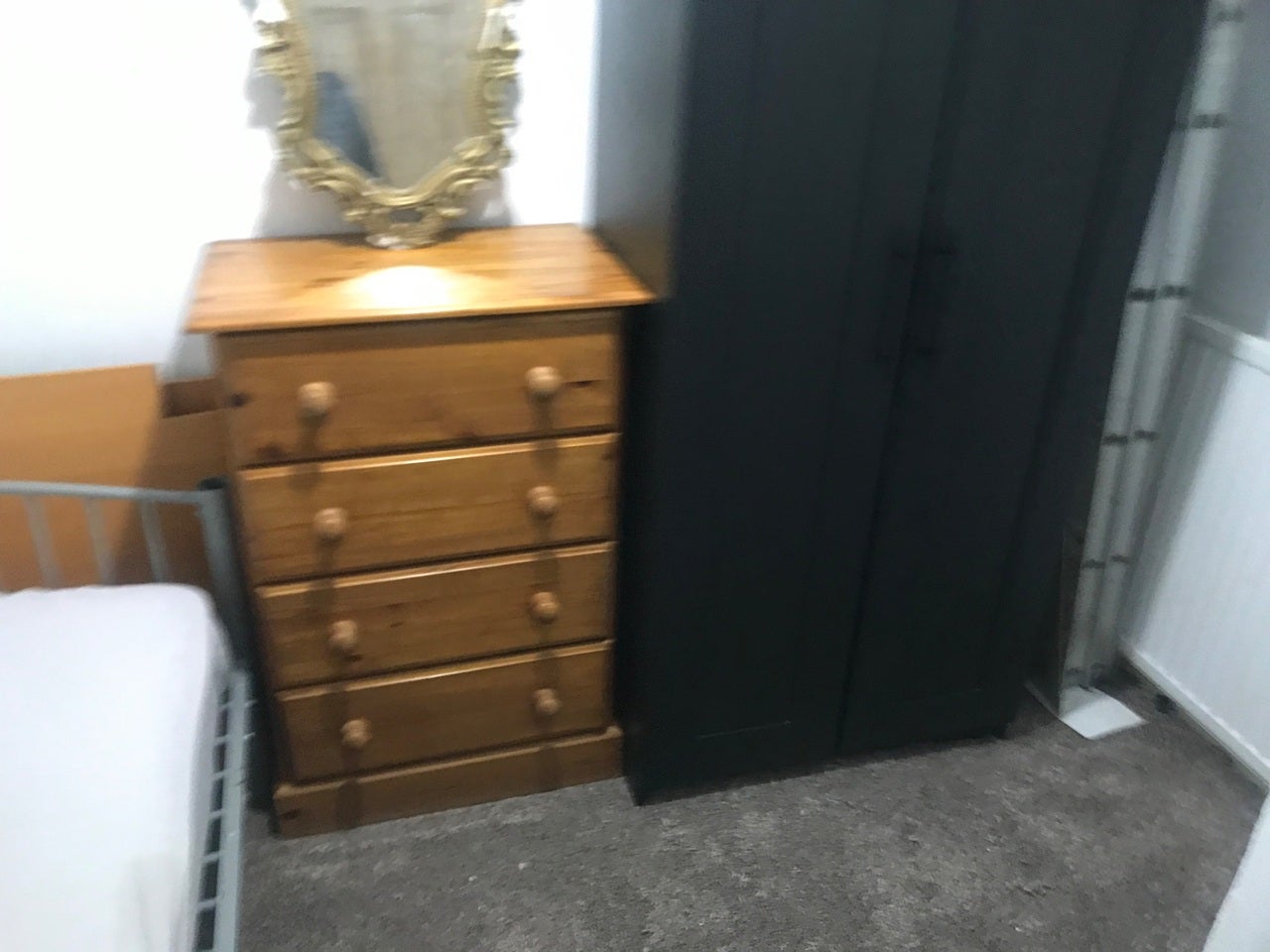 Room Bilton Way in Greater London