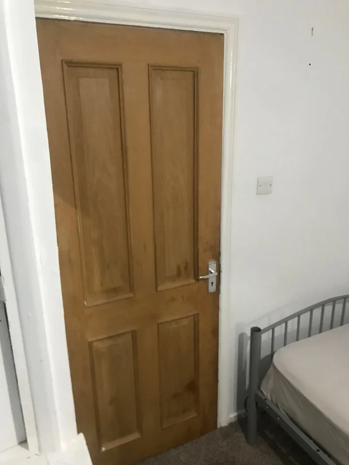 Room Bilton Way in Greater London