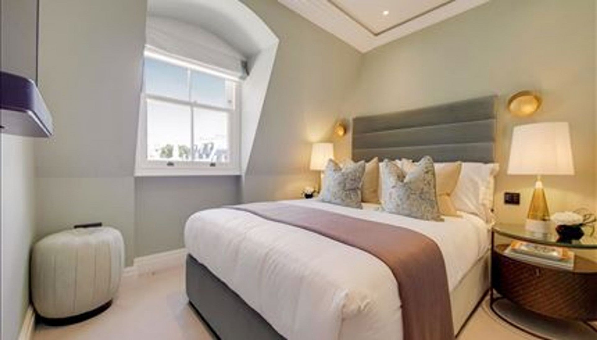 Flat Prince of Wales Terrace in Greater London