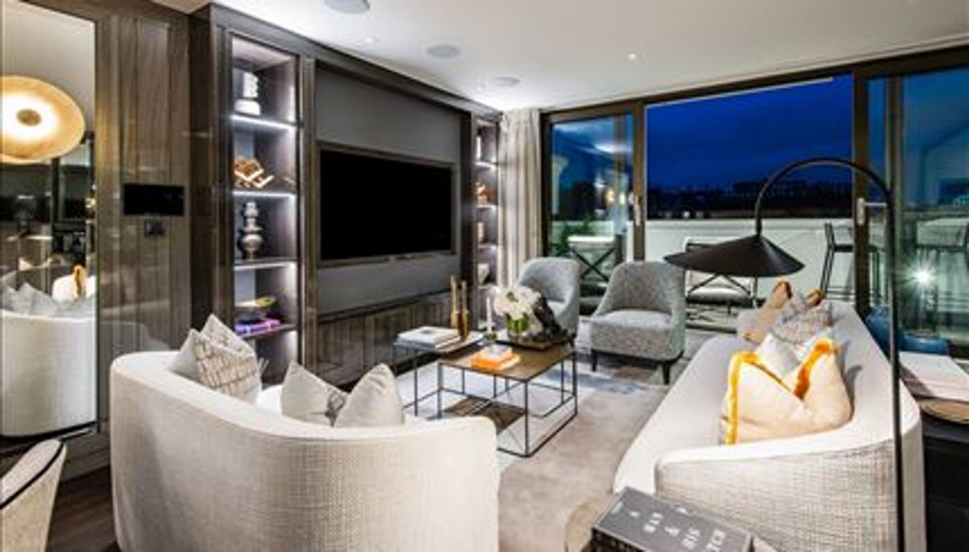 Flat Prince of Wales Terrace in Greater London