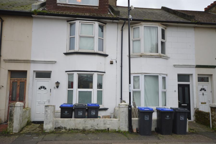 Flat Cross Street in Worthing