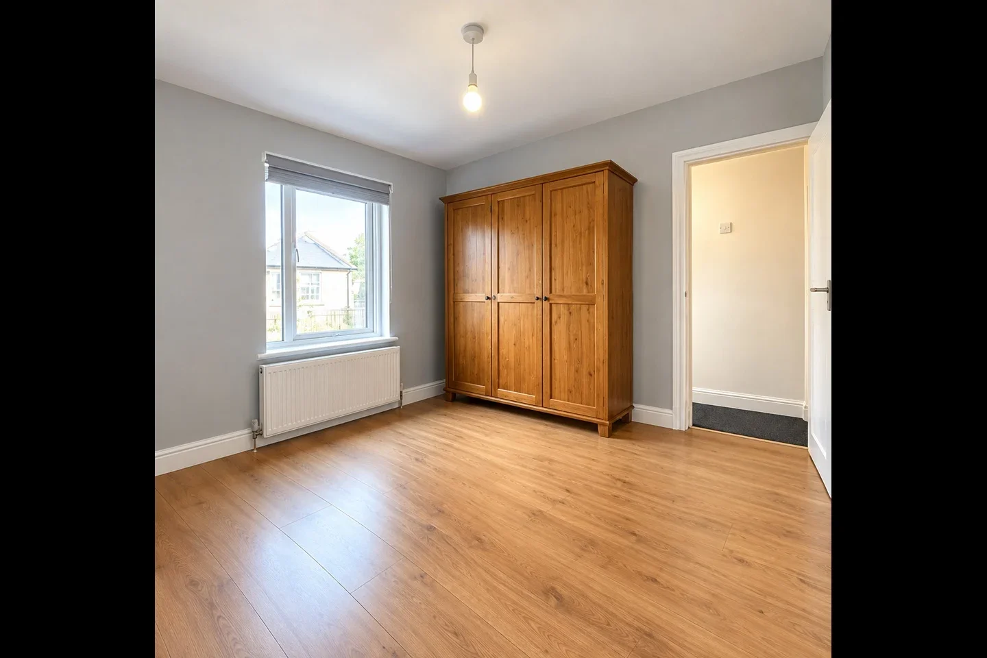 Flat Oaklands Grove in Greater London