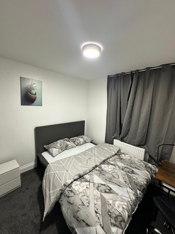 Room Mynchens in Basildon