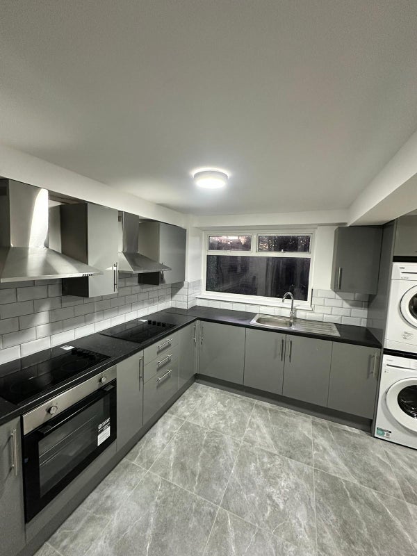 Room Mynchens in Basildon