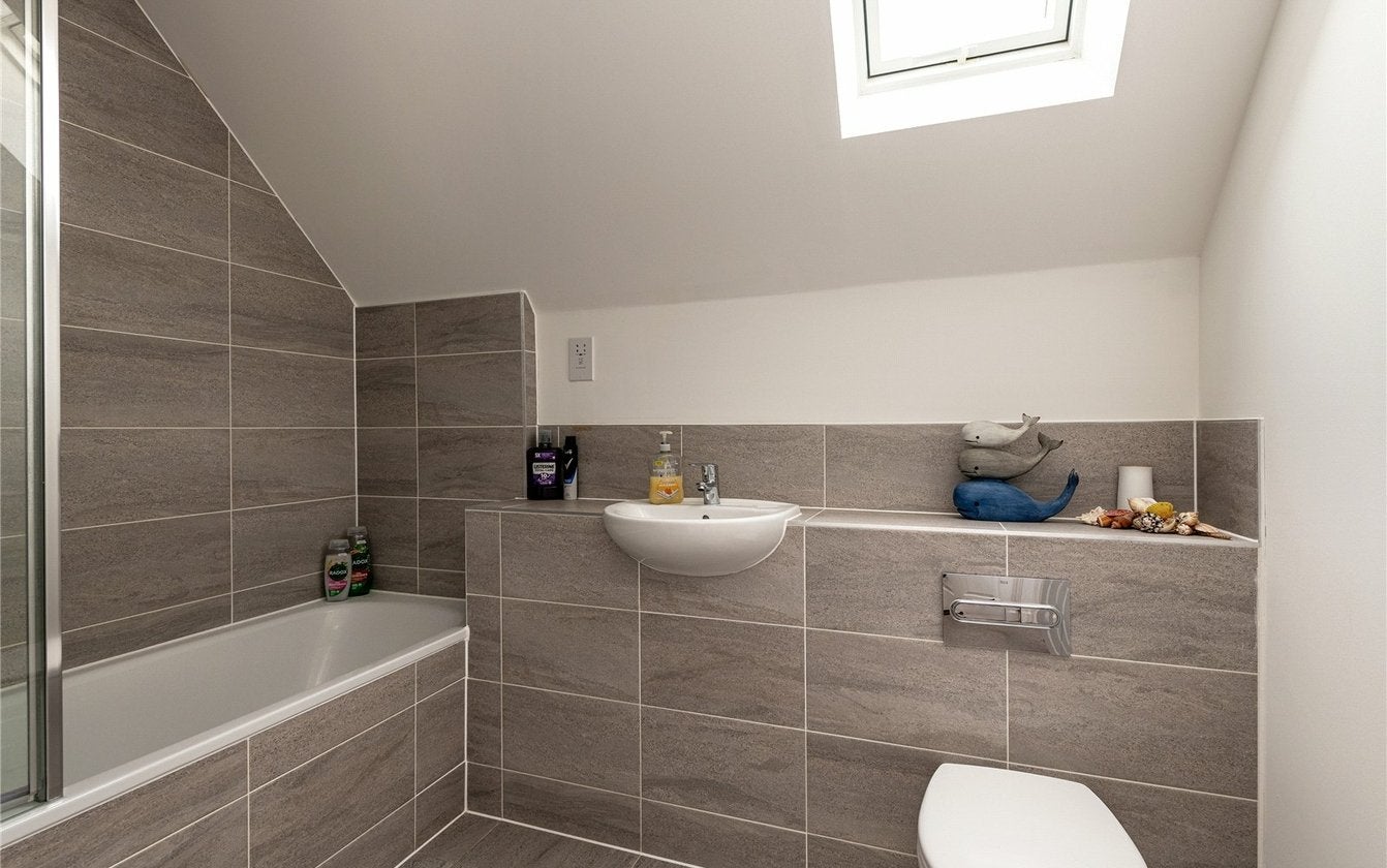Room Spring Grove in Borough of Swale