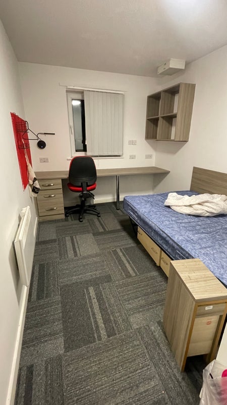 Room Gemini Road in Salford