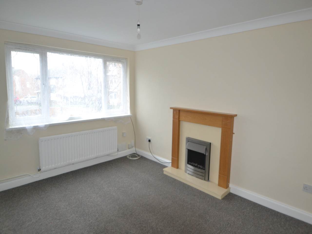 House Mounts Close in Madeley