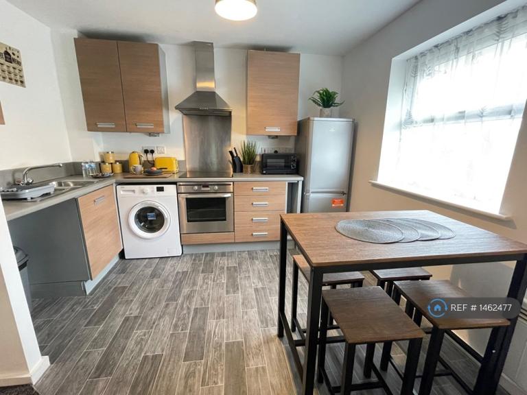 Flat Badgerdale Way in Derby