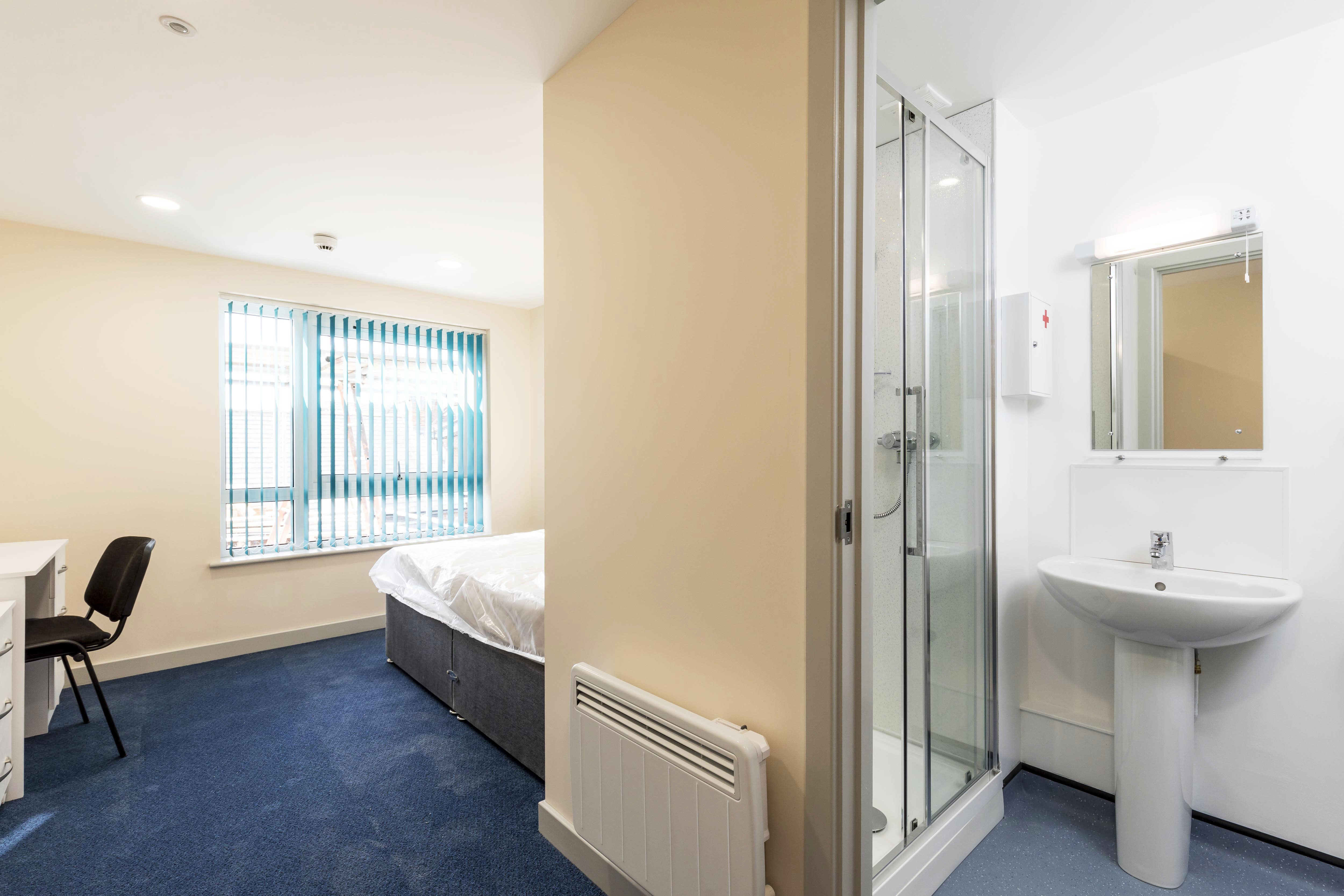 Room Fawcett Road in Portsmouth