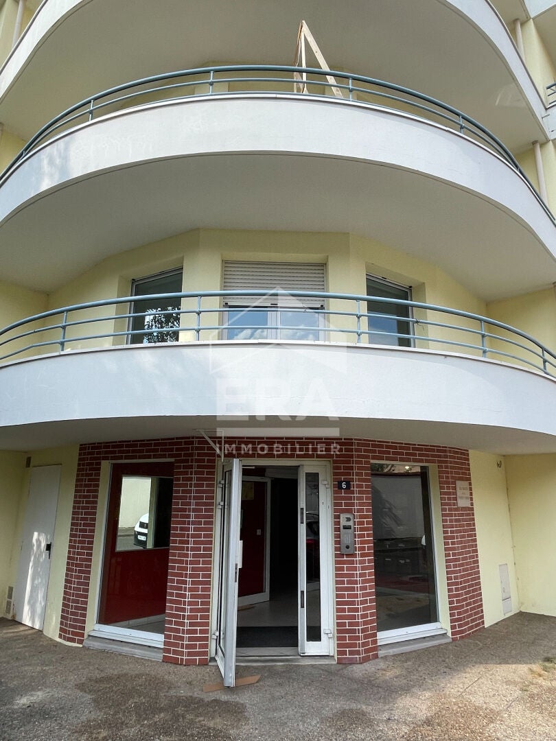 Room Rue Jean Laillet in Chartres