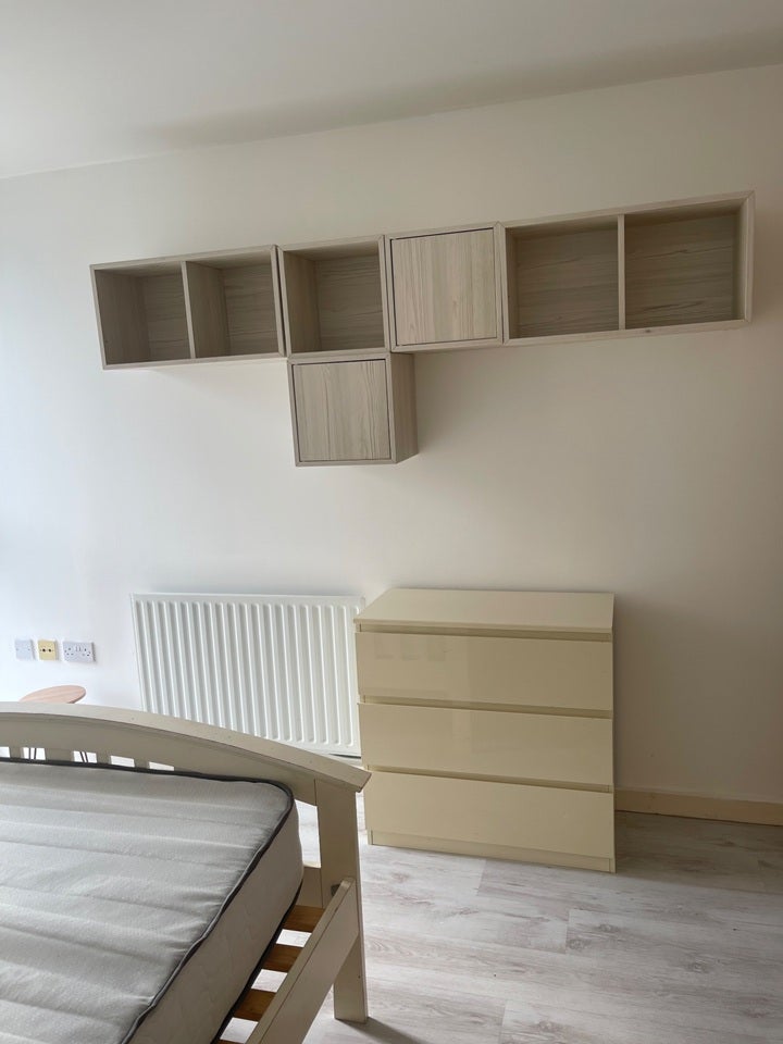 Flat Taylor Place in Greater London