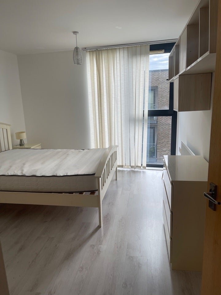 Flat Taylor Place in Greater London