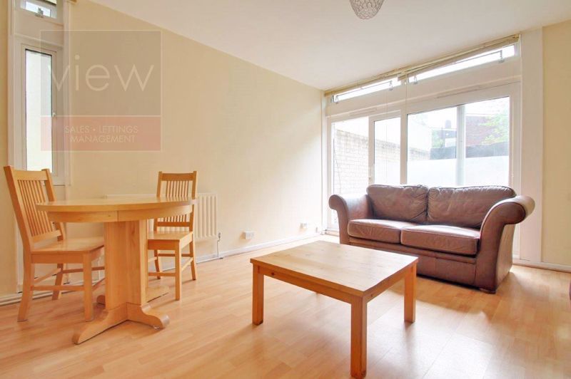 Flat Lyncott Crescent in Greater London