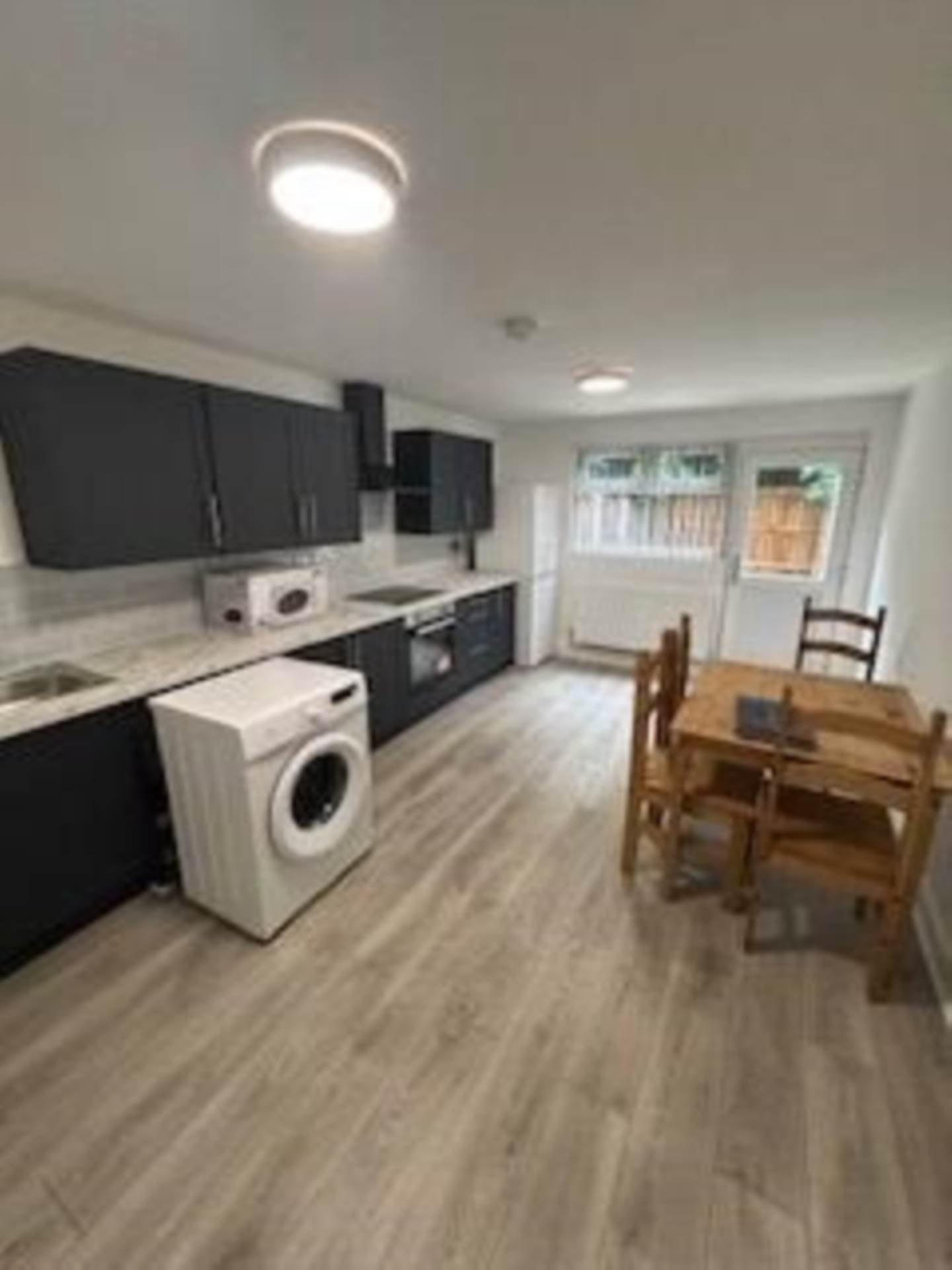 Room Handforth Lane in Runcorn