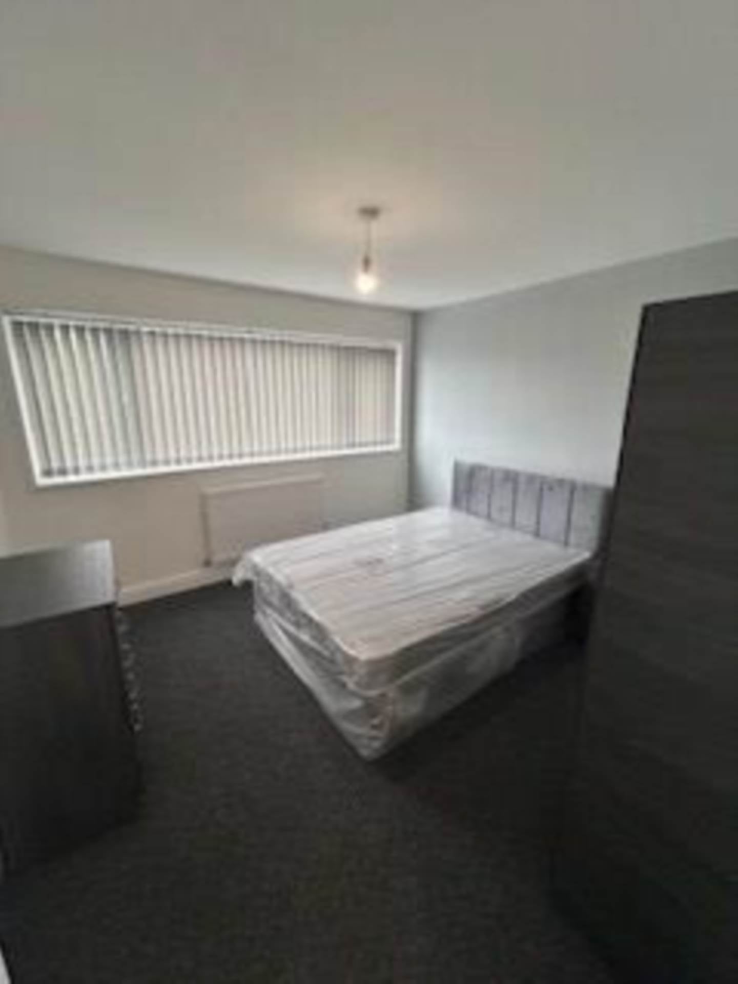 Room Handforth Lane in Runcorn