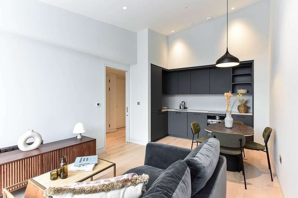 Flat Marshall Street in City of Westminster