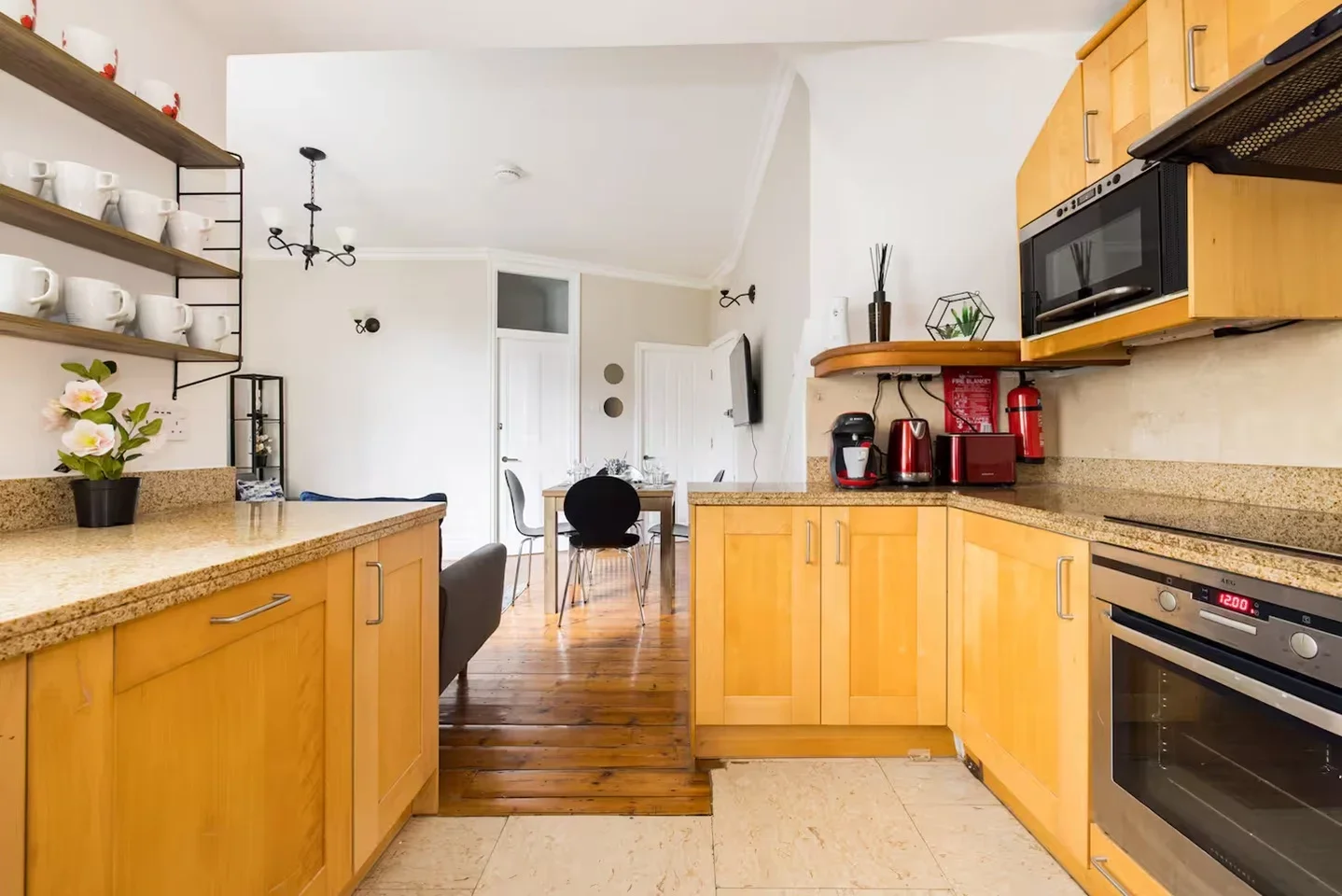 Flat Lyndhurst Grove in Greater London