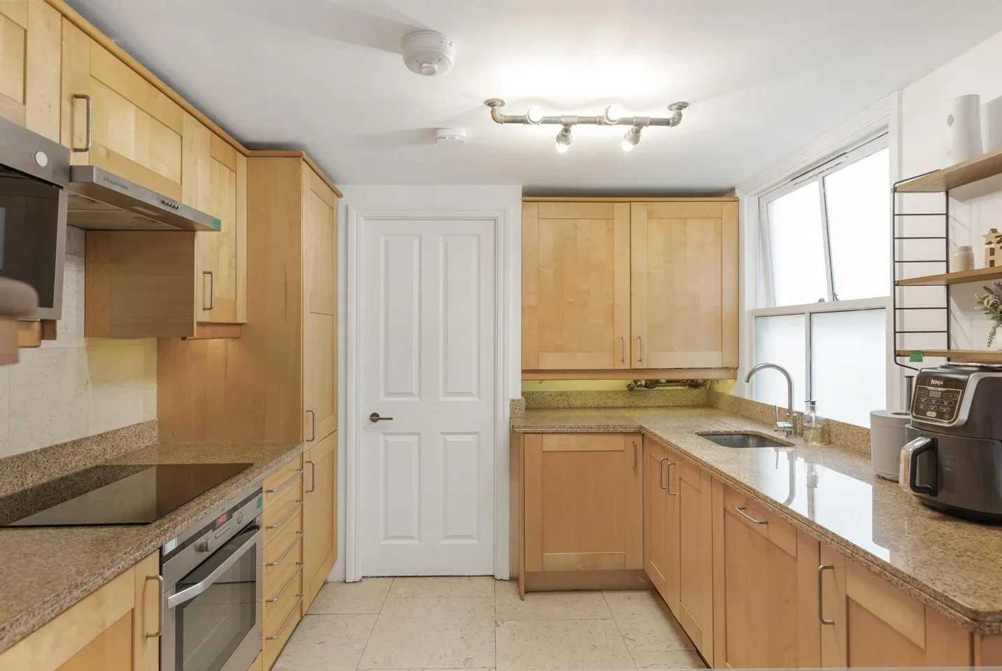Flat Lyndhurst Grove in Greater London