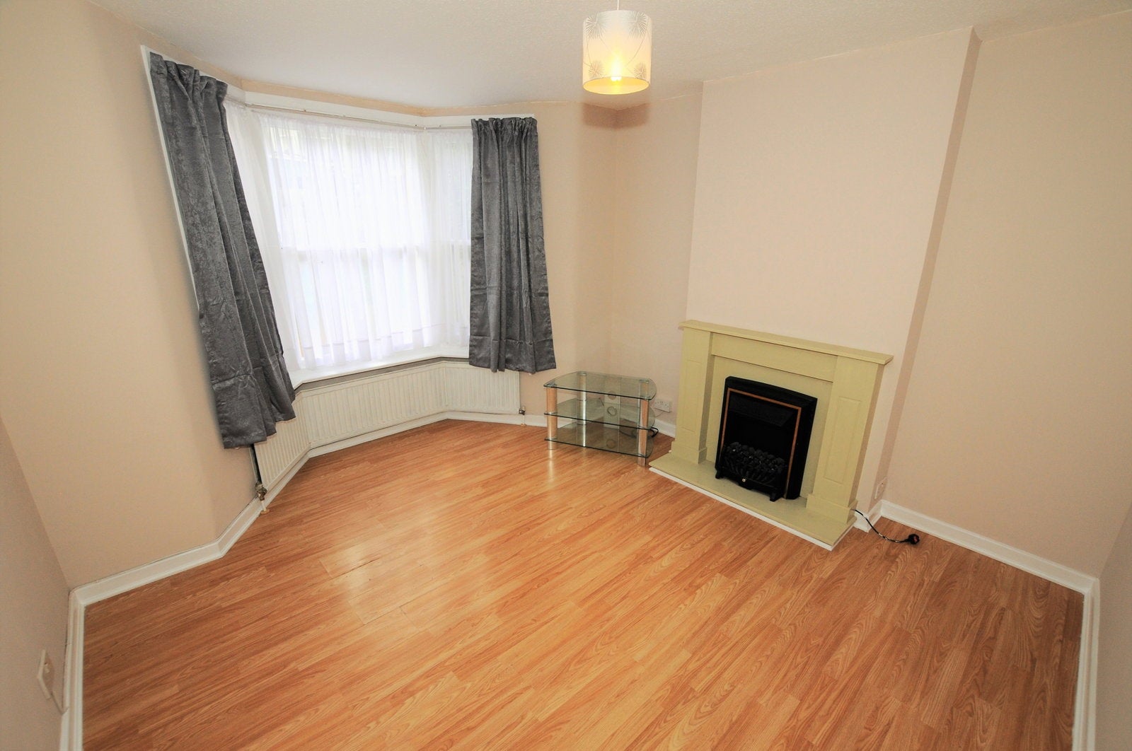 Flat Kerry Avenue in Thurrock