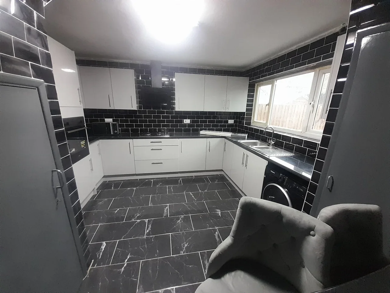 Room Rose Lane in Greater London