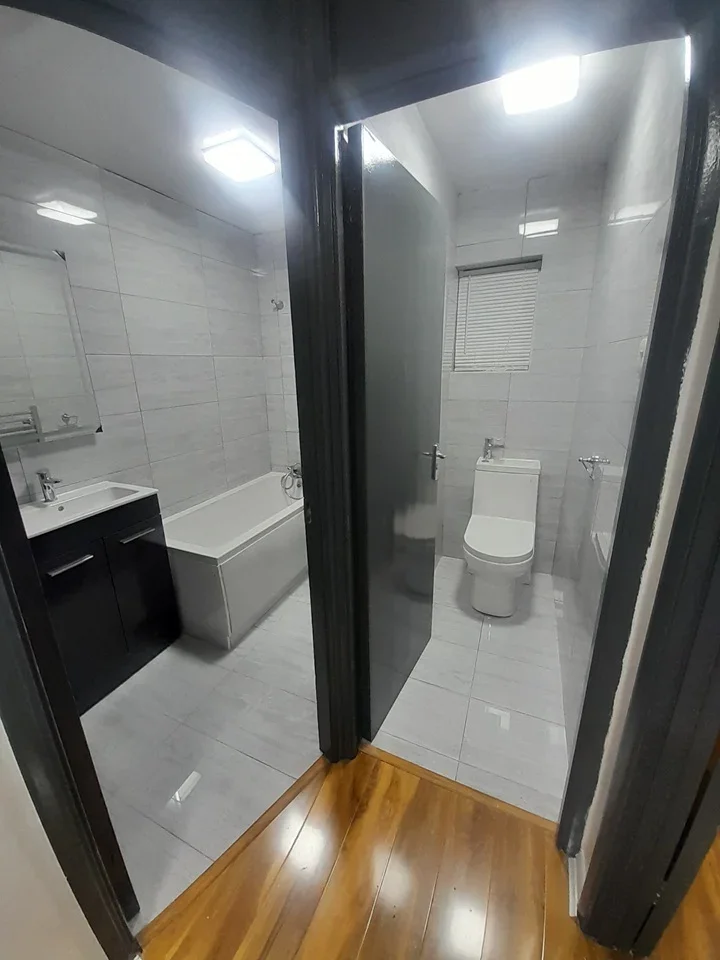 Room Rose Lane in Greater London