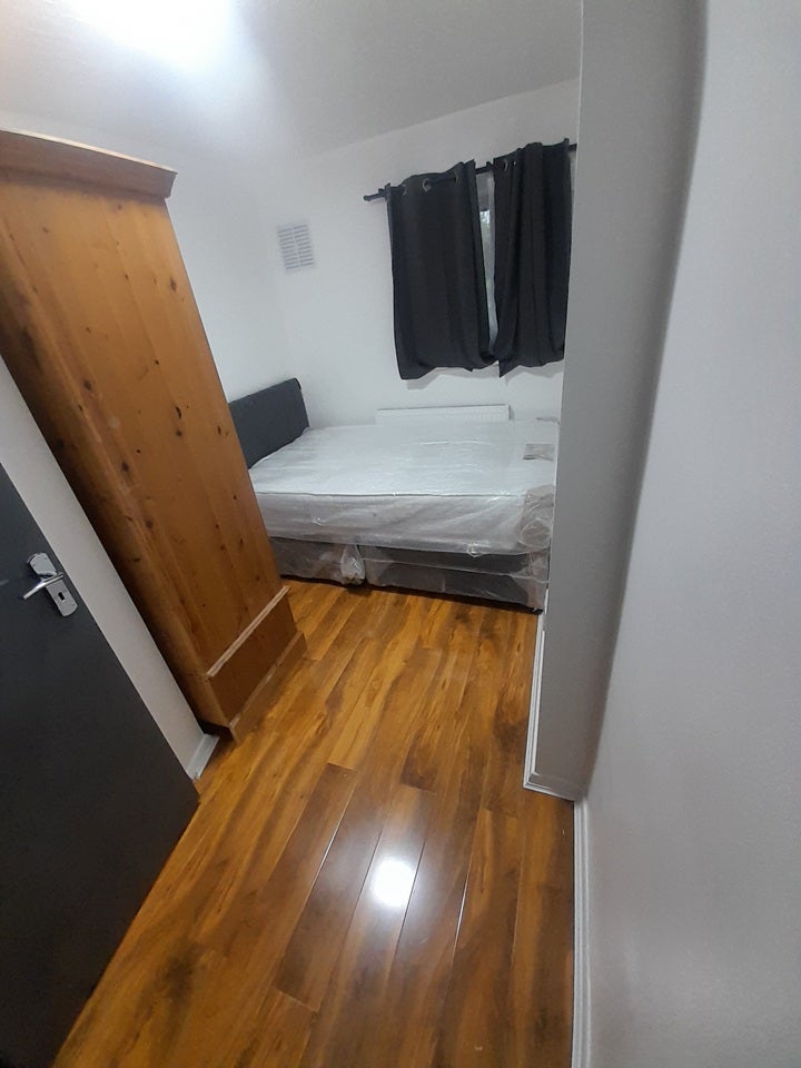 Room Rose Lane in Greater London
