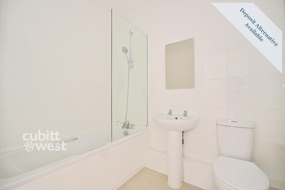 Flat Ferring Lane in Worthing