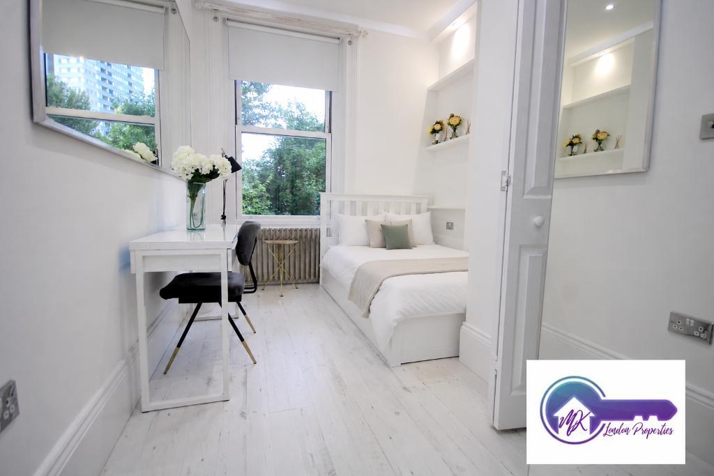 Room Mortimer Crescent in Greater London