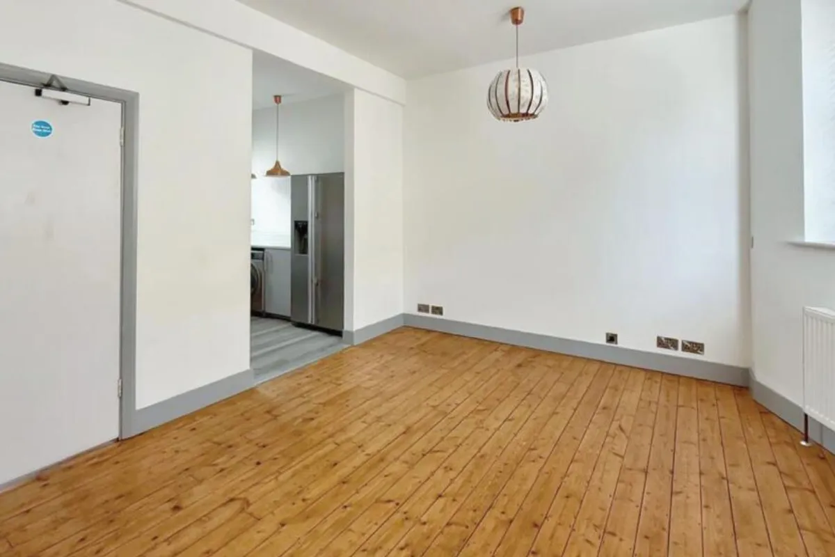Flat Worple Street in Greater London
