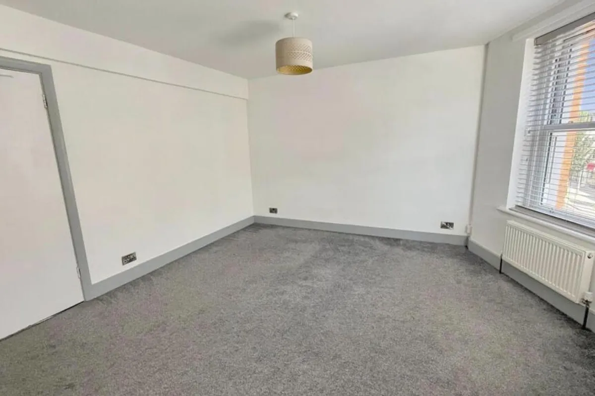 Flat Worple Street in Greater London