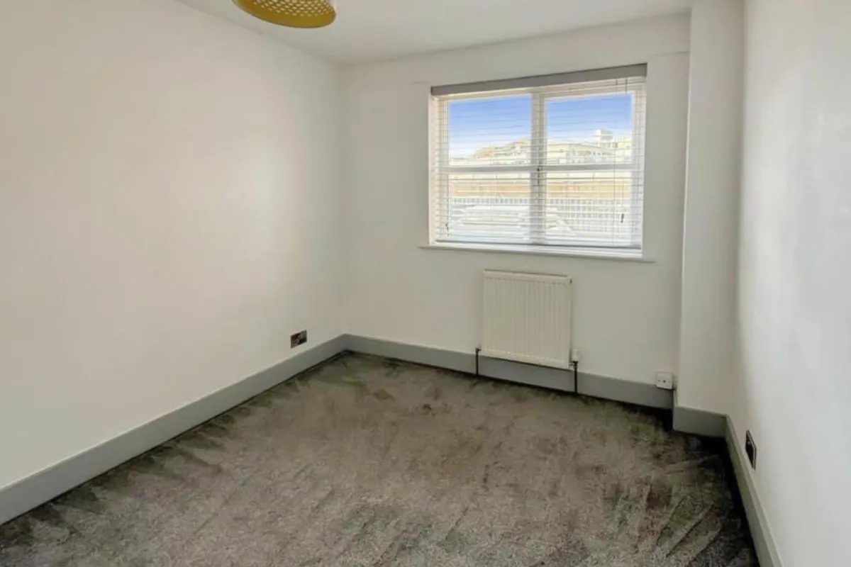 Flat Worple Street in Greater London