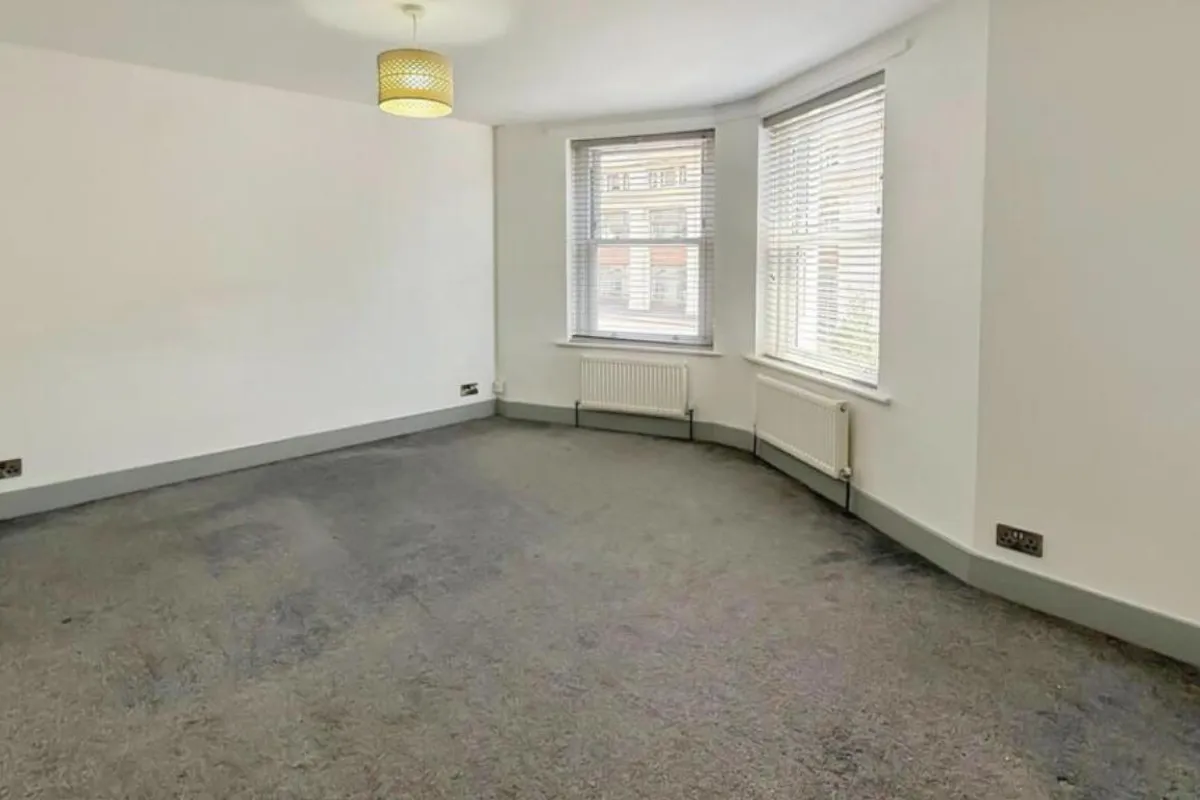 Flat Worple Street in Greater London