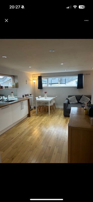 Flat Ducie Street in Greater London