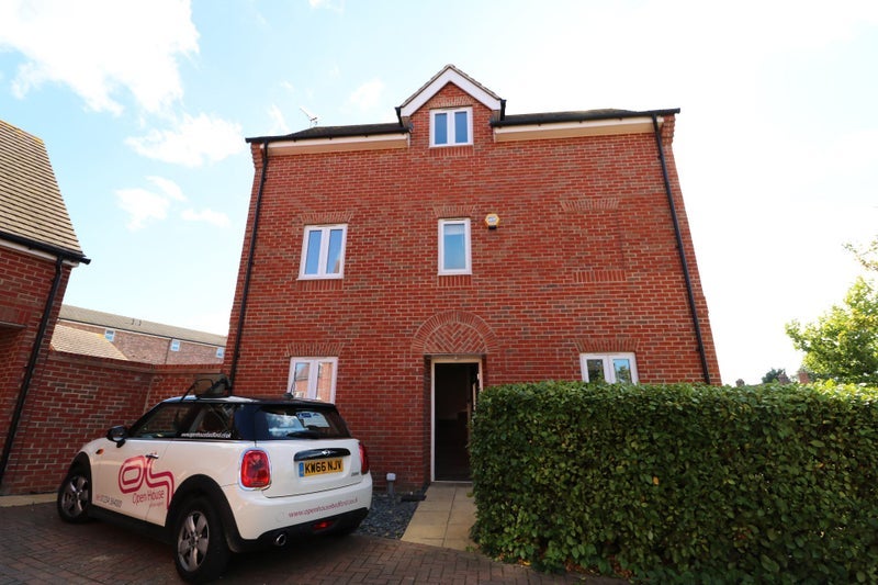 Room Horace Close in Shortstown