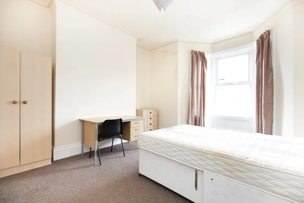 Flat Lonsdale Terrace in Newcastle upon Tyne