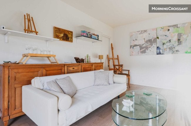 Flat Rue Mesnil in Paris