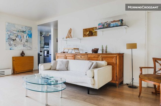 Flat Rue Mesnil in Paris