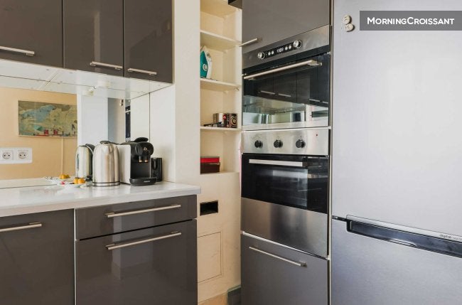 Flat Rue Mesnil in Paris
