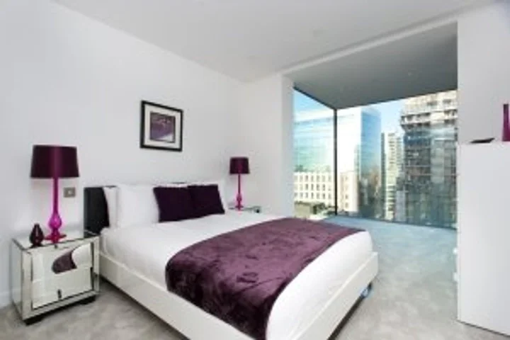 Flat Alie Street in Greater London