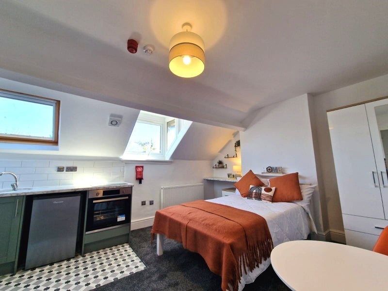 Room Gillott Road in Birmingham