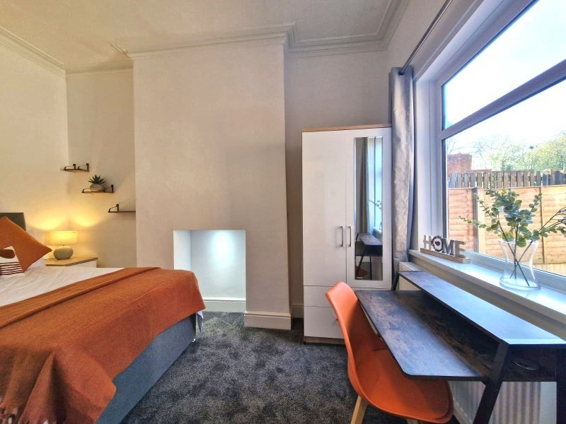 Room Gillott Road in Birmingham