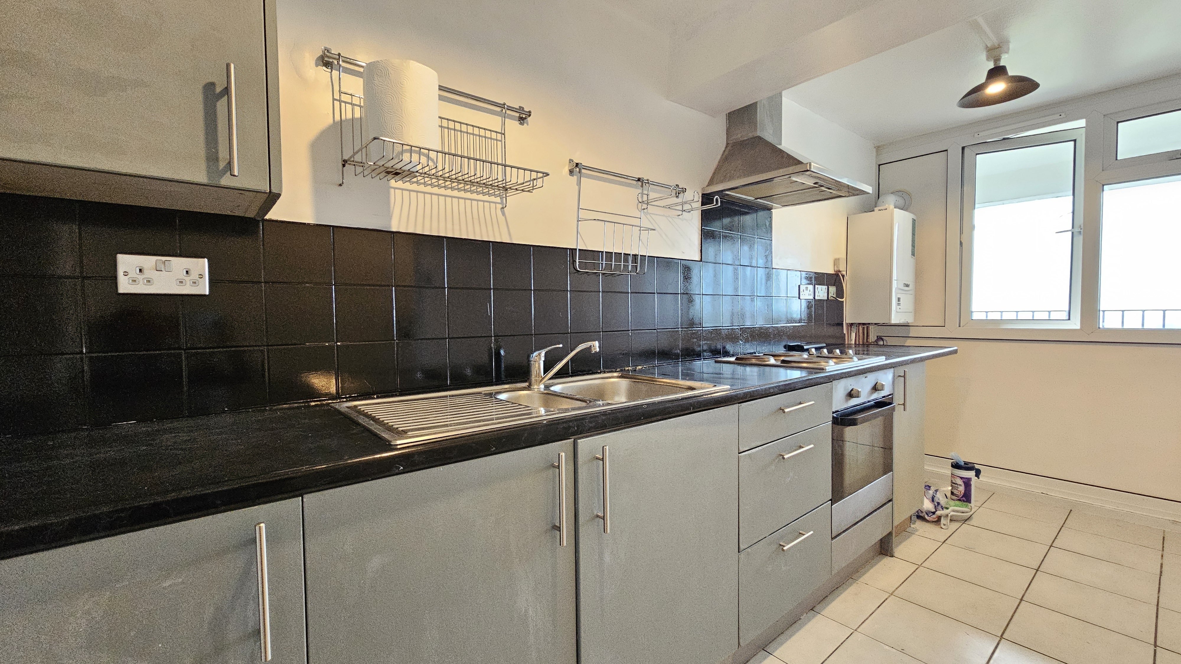 Flat Northend Road in Greater London